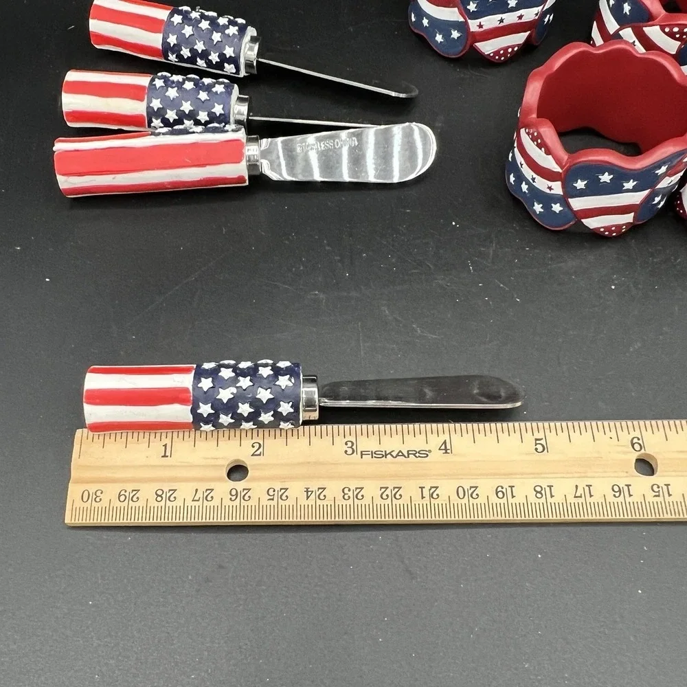Patriotic Hearts FLAG Plastic Napkin 4 Rings and 4 Knives Spreaders ~‎ Set of 8